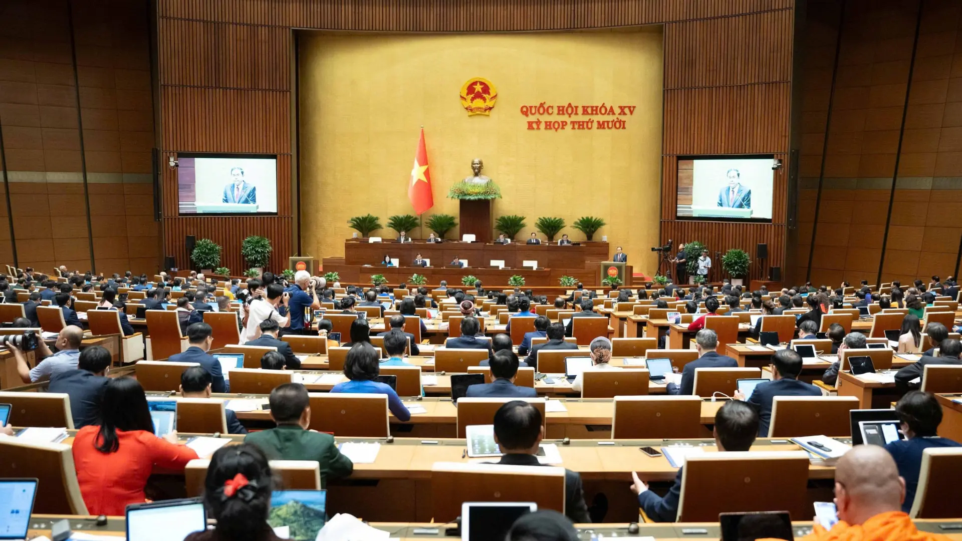 Quốc hội thảo luận các luật công nghệ, trí tuệ nhân tạo